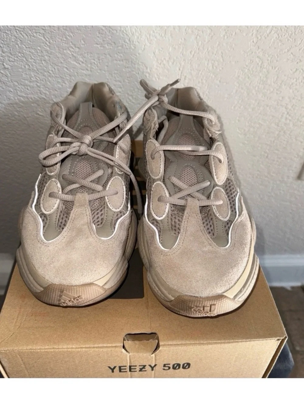Yeezy authentic 500